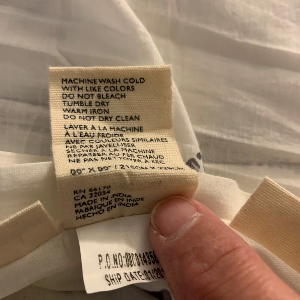 Anthropologie full duvet and two matching shams - Picture 8 of 9